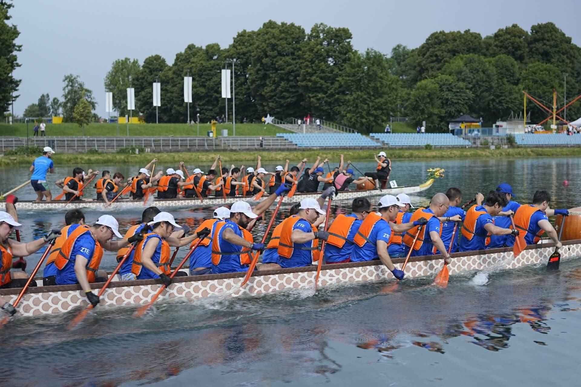 爭(zhēng)渡、爭(zhēng)渡，選手們你爭(zhēng)我?jiàn)Z，奮勇?tīng)?zhēng)先。主辦方供圖