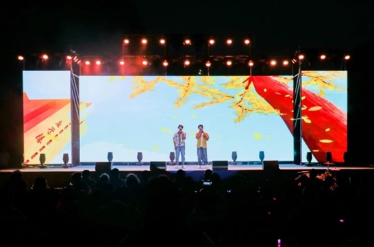 歌曲《啟程》演出現(xiàn)場。供圖：日照職業(yè)技術(shù)學(xué)院