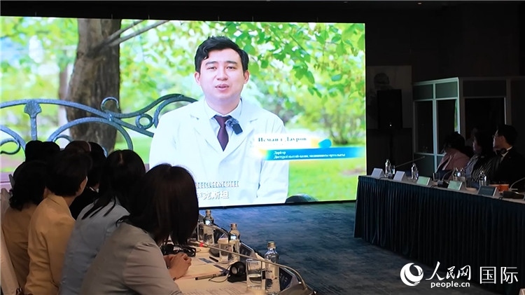 人民網(wǎng)《共贏》紀(jì)錄片發(fā)布儀式在阿斯塔納舉行。人民網(wǎng)記者盛楚宜 攝