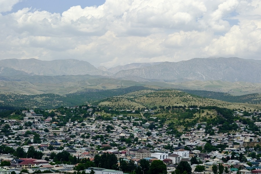 這是2024年6月13日拍攝的塔吉克斯坦首都杜尚別城市風(fēng)光。新華社記者 鄭開(kāi)君 攝