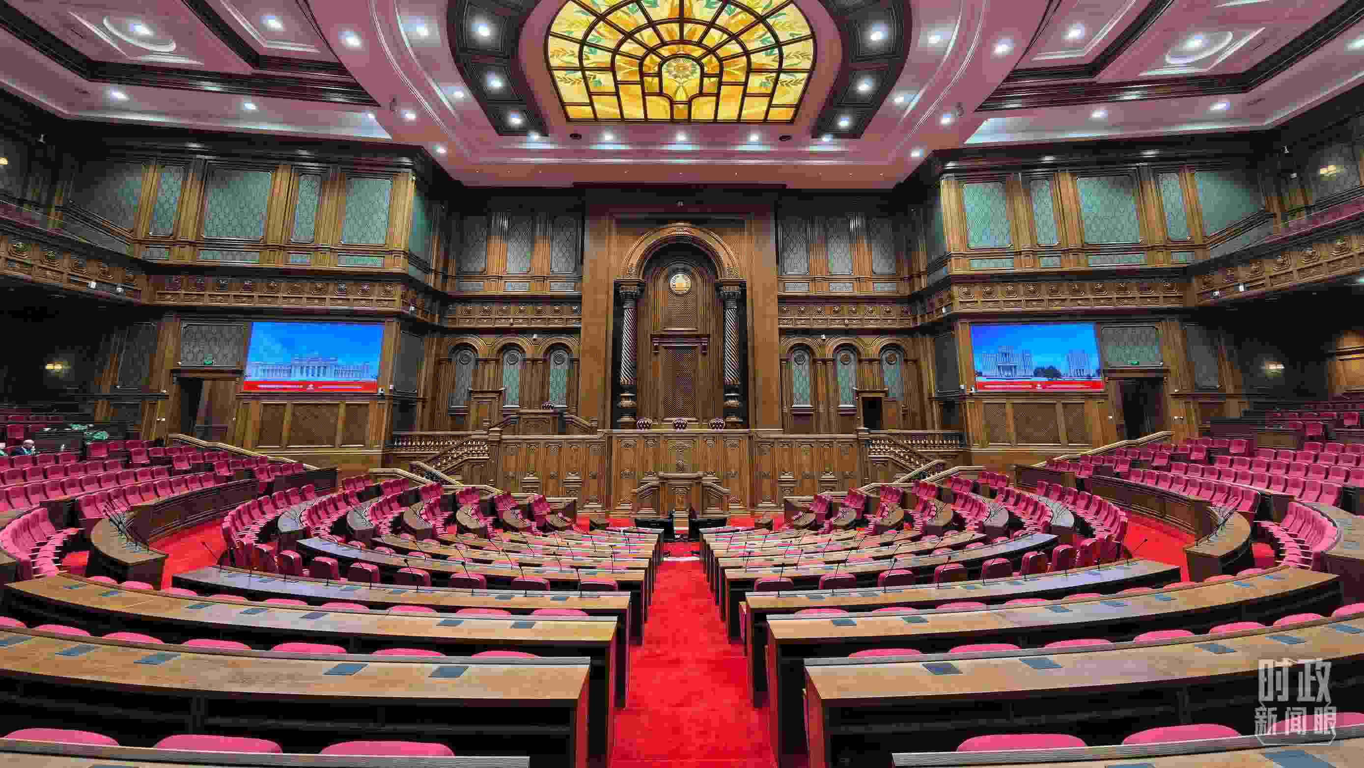 △中方援建塔議會大樓內(nèi)的聯(lián)席議會廳。（總臺央視記者陸泓宇拍攝）