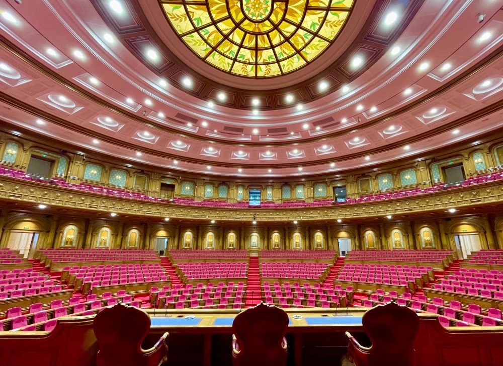 這是在杜尚別拍攝的塔吉克斯坦議會大樓內(nèi)景。