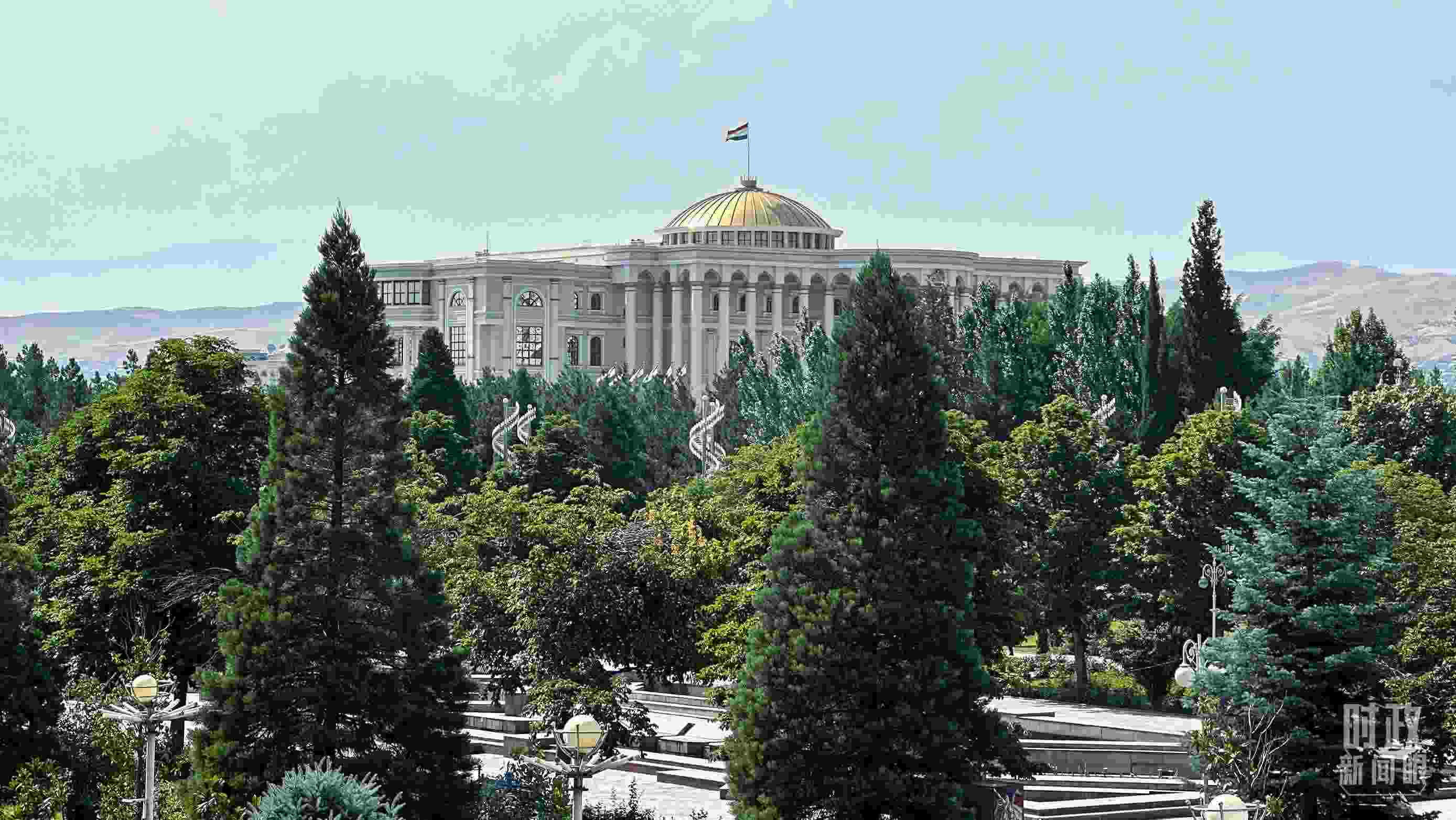 △塔吉克斯坦總統(tǒng)府。（總臺央視記者趙化拍攝）