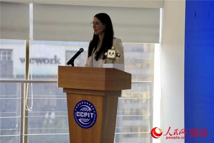 墨西哥外貿(mào)、投資和技術(shù)委員會(huì)總經(jīng)理蘇珊娜·杜克發(fā)表講話。人民網(wǎng) 埃內(nèi)斯托·多明戈斯攝