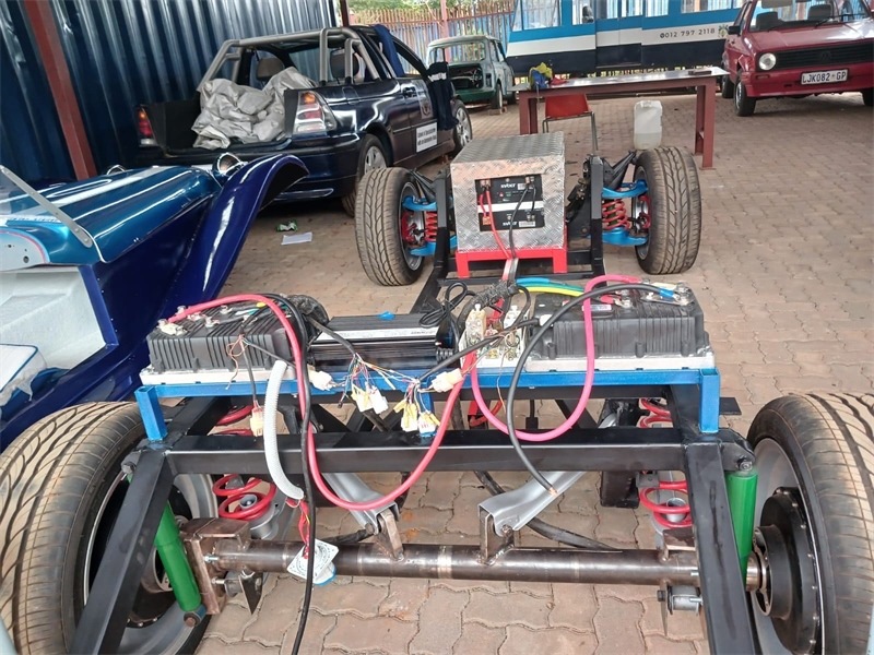 “老爺車”的跟上電動(dòng)潮流。索尚古夫技術(shù)高中供圖