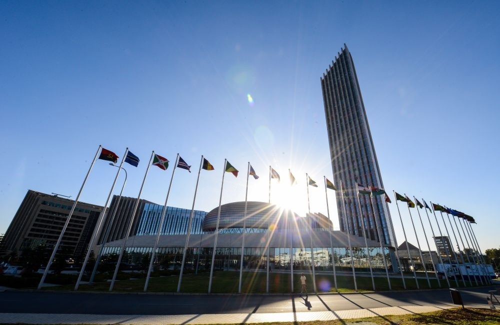 這是2015年1月28日在埃塞俄比亞首都亞的斯亞貝巴拍攝的中國(guó)政府無(wú)償援建的非盟總部所在地非盟會(huì)議中心。新華社記者 翟健嵐 攝