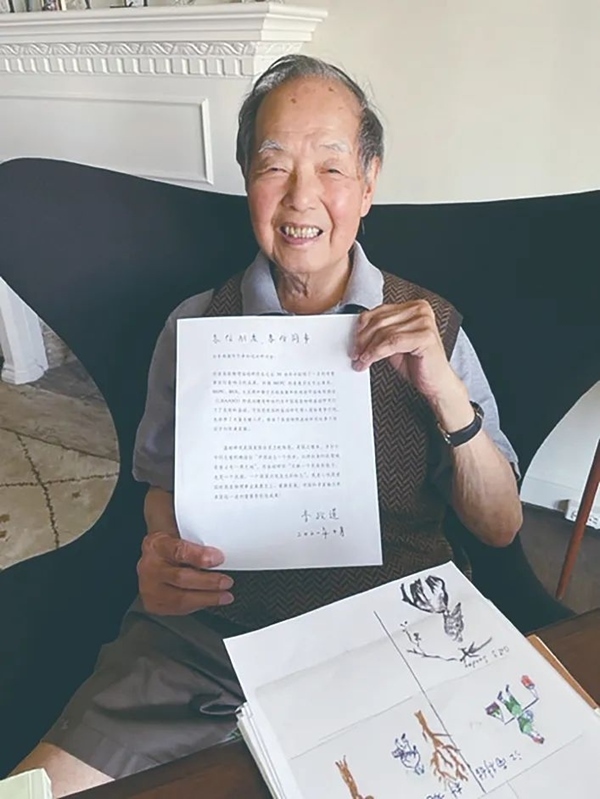 李政道先生曾面對鏡頭展示給中國高能物理事業(yè)的寄語。圖片來源：中國科學(xué)報