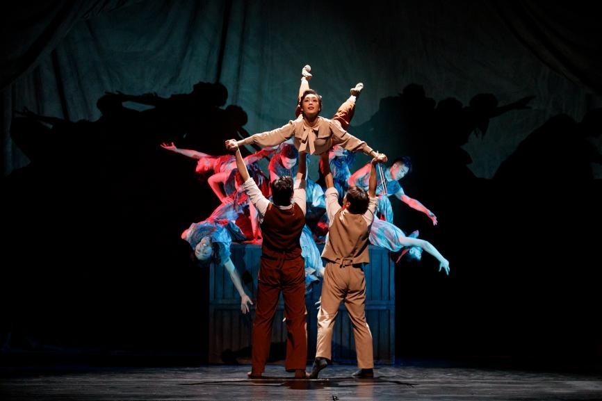 舞劇《熱血當(dāng)歌》演出現(xiàn)場(chǎng)。主辦方供圖