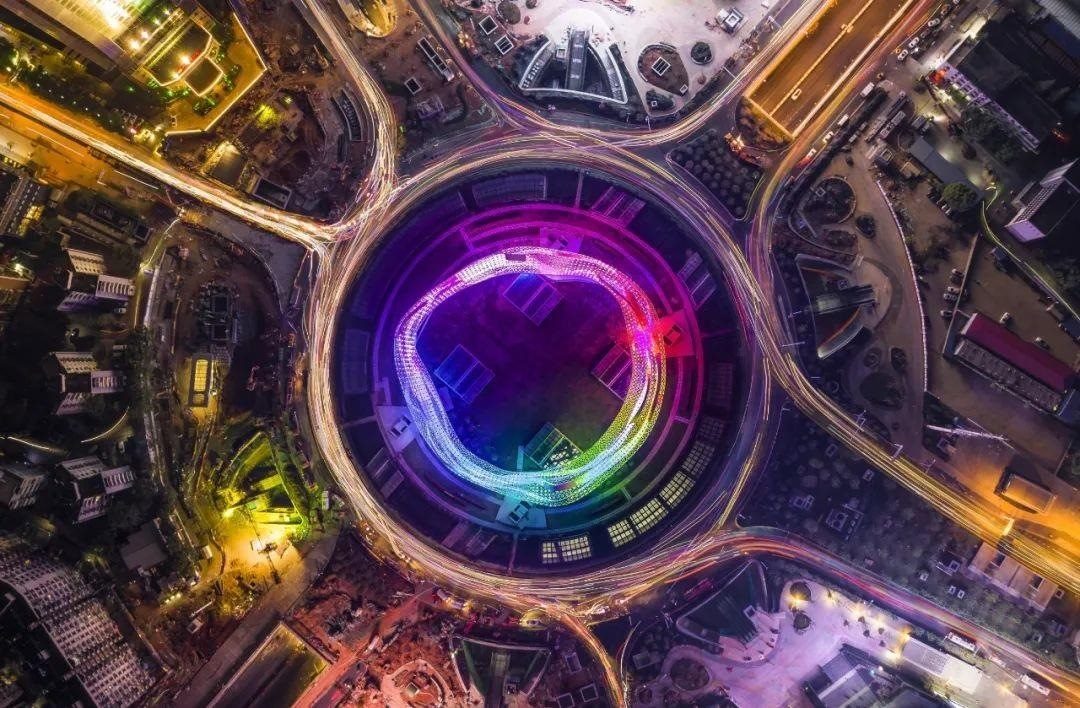 △武漢光谷正發(fā)展成為全國最大的光電子信息產(chǎn)業(yè)集群。