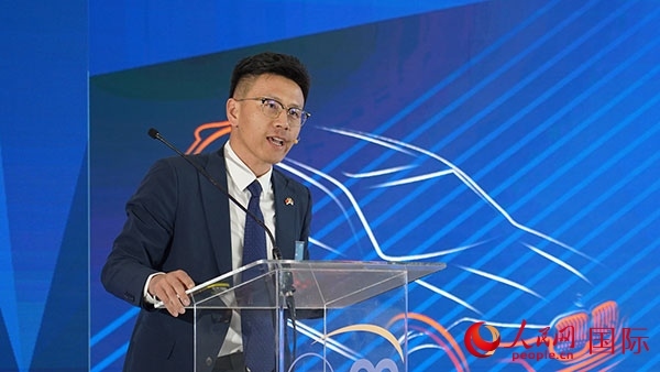 延鋒彼歐南非公司總經(jīng)理張鑫致辭。人民網(wǎng) 張茜攝