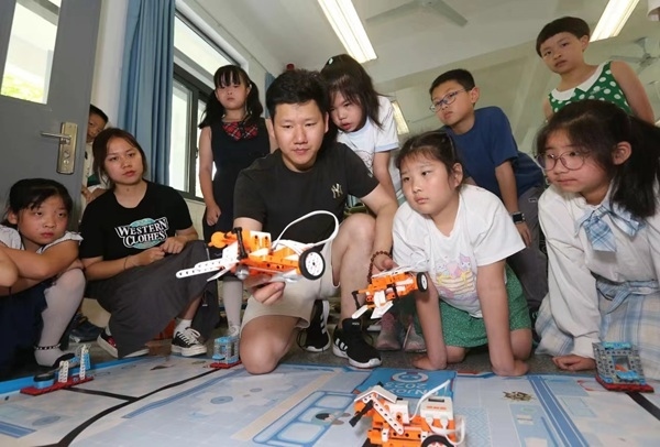 暑托班智能小車課。