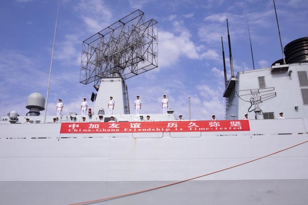 2023年6月27日，中國(guó)海軍第43批護(hù)航編隊(duì)抵達(dá)加納特馬港碼頭，開(kāi)始對(duì)加納進(jìn)行為期4天的友好訪問(wèn)。