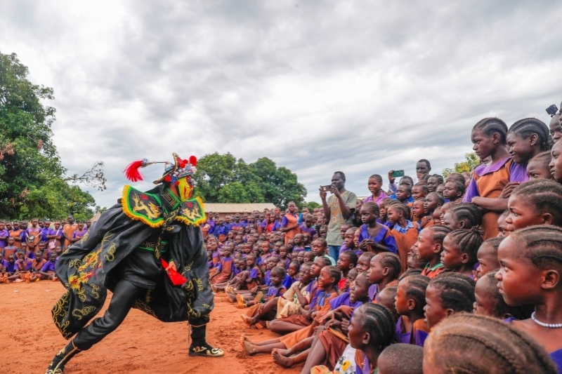 傳統(tǒng)川劇變臉表演。王軍杰攝