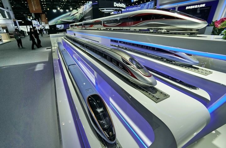 2024年9月11日拍攝的國家會議中心會場內(nèi)的展臺。新華社記者 李欣 攝