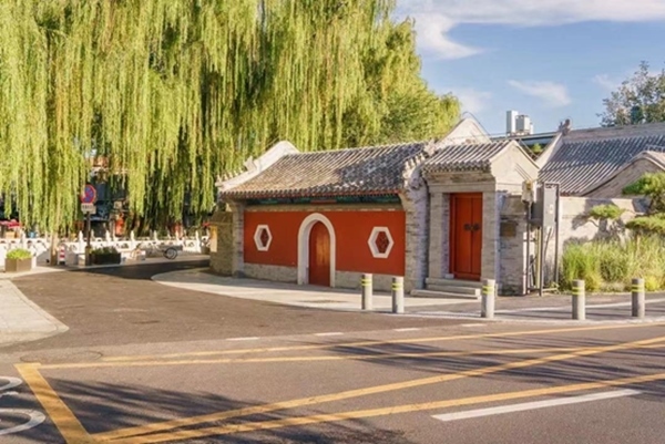 北京建筑大學(xué)古建保護(hù)與利用專業(yè)師生對(duì)北京德勝門內(nèi)大街開展空間品質(zhì)綜合提升項(xiàng)目，圖為項(xiàng)目竣工后的實(shí)景圖。校方供圖