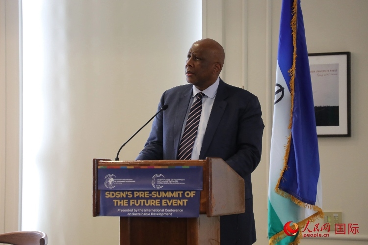 萊索托國(guó)王萊齊耶三世出席活動(dòng)并致辭。人民網(wǎng)記者 李志偉攝