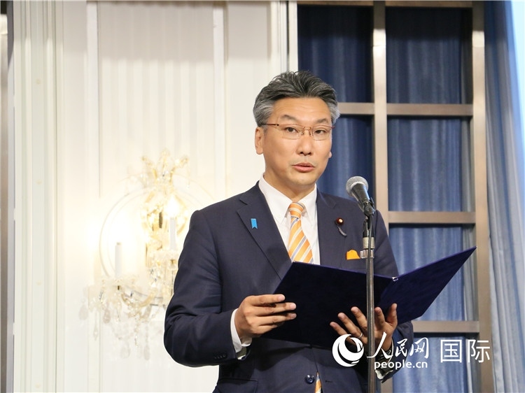 日本國(guó)貿(mào)促會(huì)長(zhǎng)代理橋本岳致辭。人民網(wǎng) 許可攝