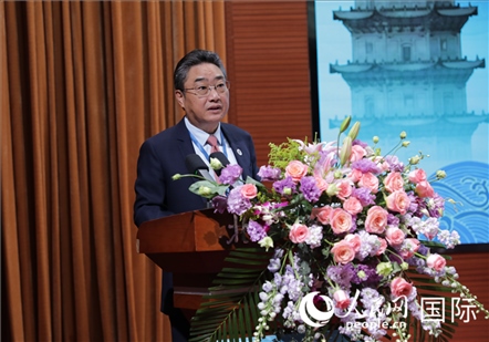 國(guó)—東盟中心秘書(shū)長(zhǎng)史忠俊在“走進(jìn)中華文明——海絲印記 世遺泉州”主題人文交流活動(dòng)中致辭。人民網(wǎng) 王婧攝