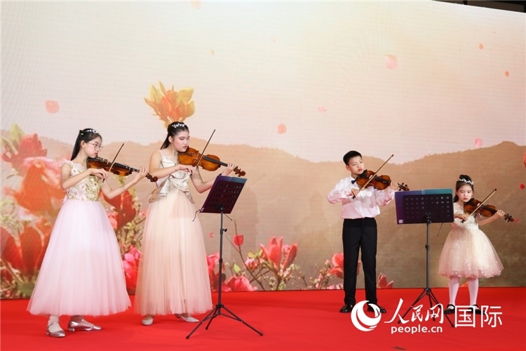 中國青少年樂器表演。人民網(wǎng)記者任皓宇攝