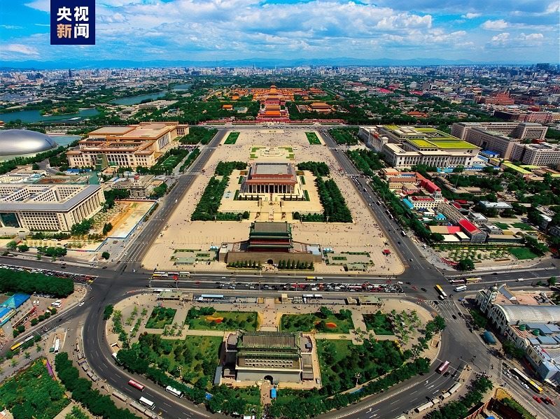 △全長7.8公里的北京中軸線上，分布有鐘鼓樓、景山、故宮等15處遺產(chǎn)構(gòu)成要素。