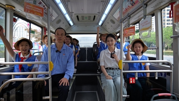 江蘇省太倉市總工會舉行“坐上勞?！畬＞€’跟著榜樣看太倉”直播活動。江蘇省總工會供圖