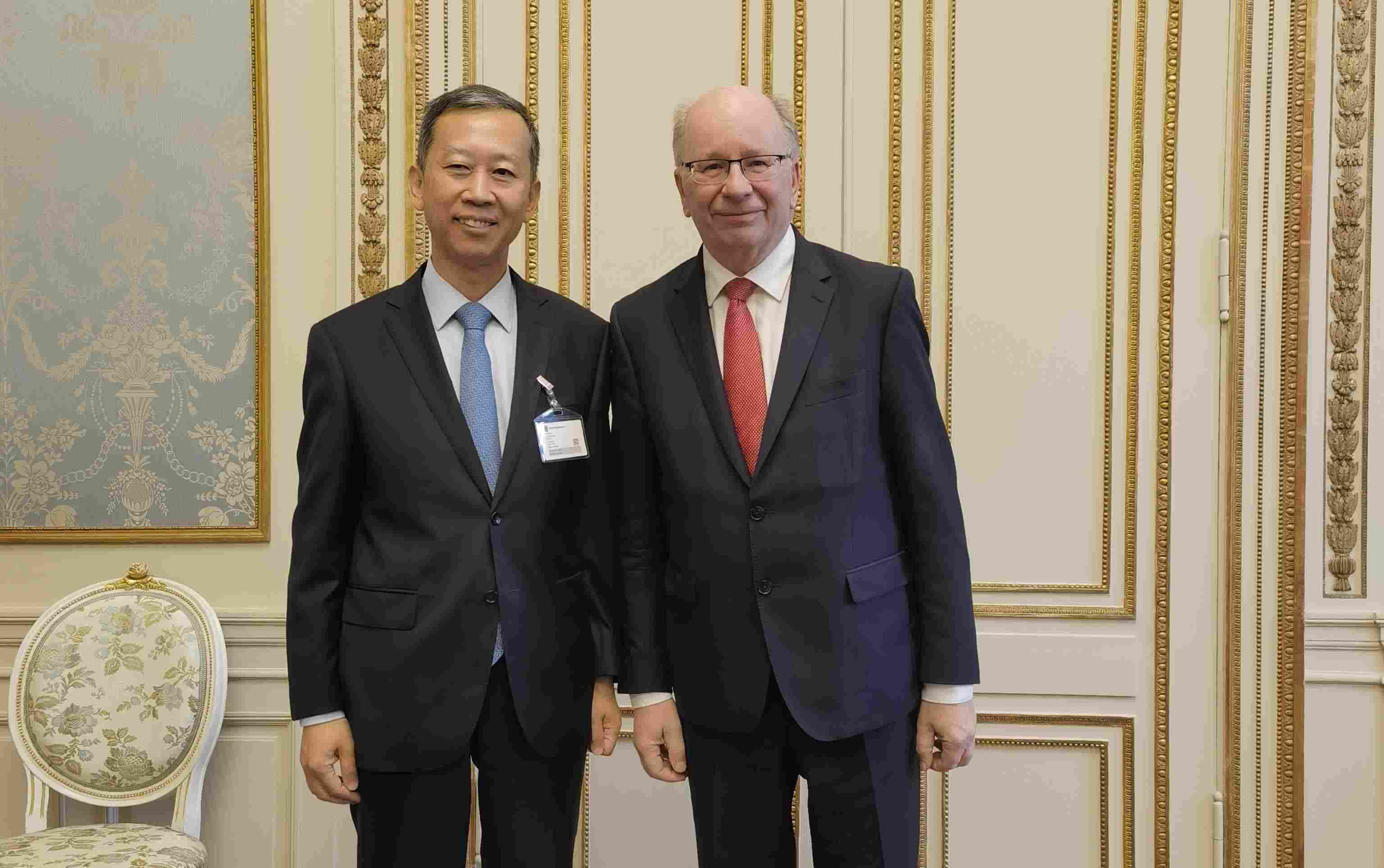 中國駐瑞典大使崔愛民會見瑞典外交國務(wù)秘書哈特留斯。 中國駐瑞典大使館供圖