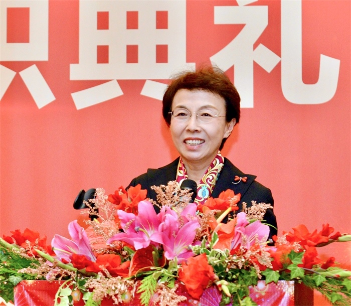 中國僑聯(lián)副主席程紅出席比利時浙江籍僑團(tuán)聯(lián)盟第二屆主席團(tuán)就職典禮并致辭。比利時浙江籍僑團(tuán)聯(lián)盟供圖