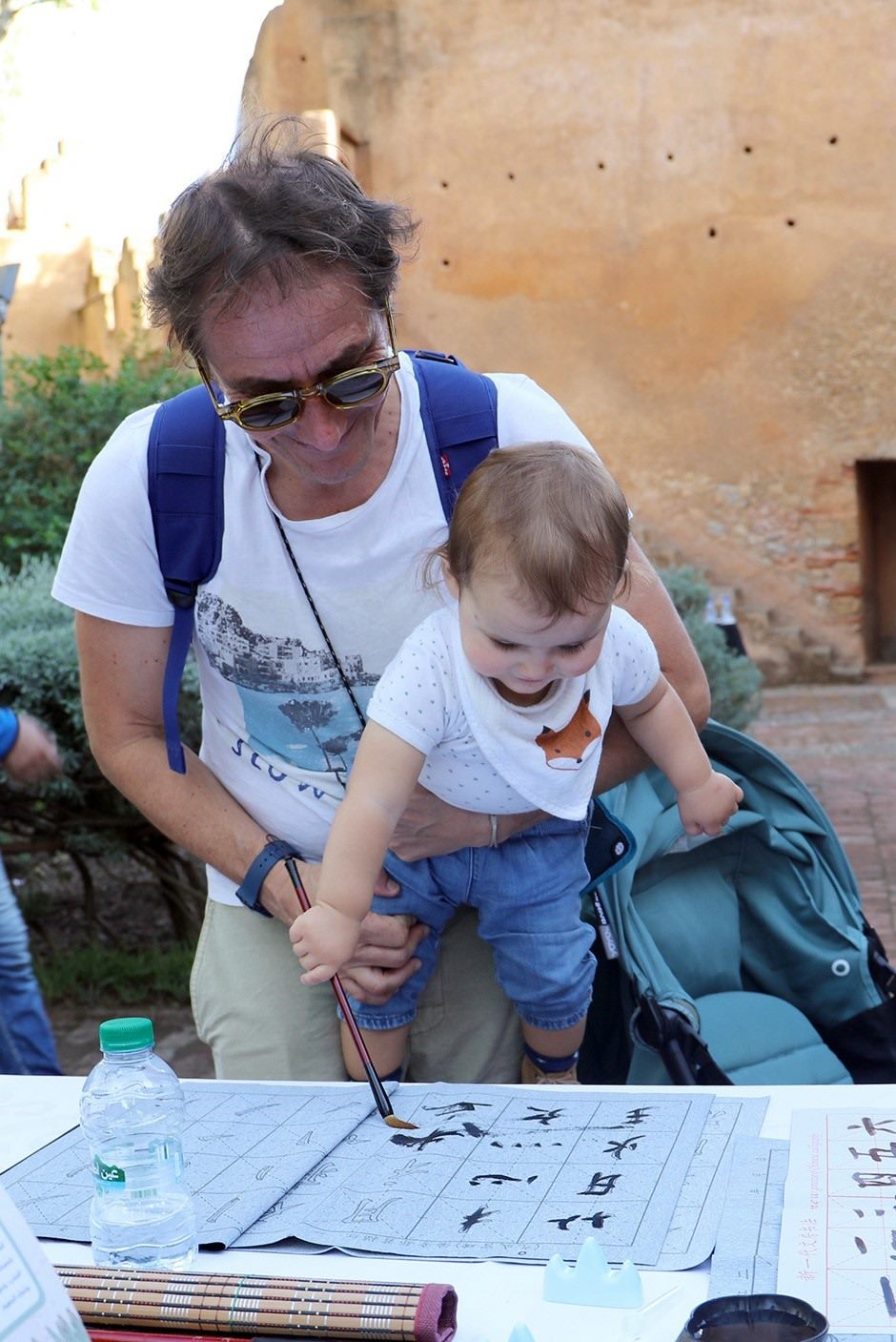 小小書法家。拉巴特中國文化中心供圖