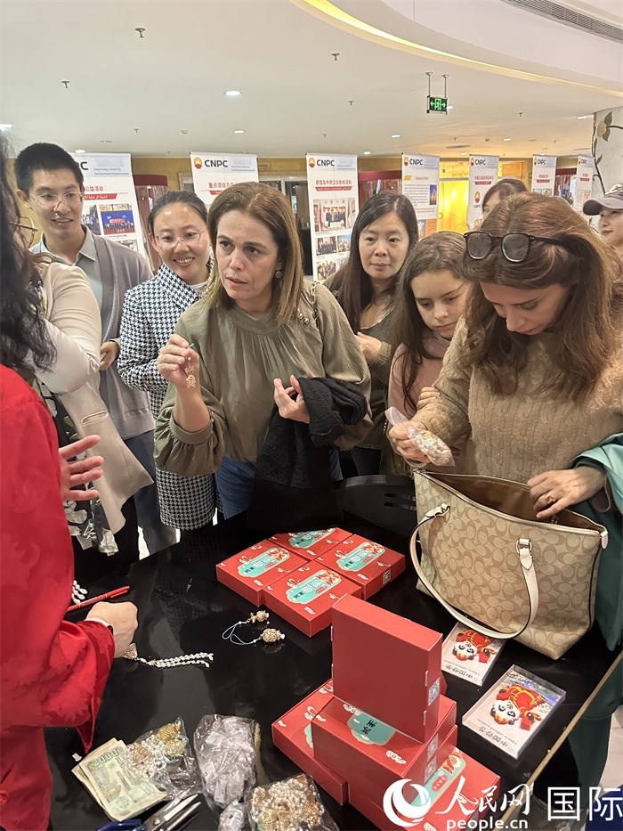 中國(guó)傳統(tǒng)非物質(zhì)文化遺產(chǎn)互動(dòng)展示。人民網(wǎng)記者 郝瑞敏攝