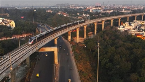 印度北部的軌道交通將自德里到密拉特的車(chē)程，從3-4小時(shí)縮短至約1小時(shí)