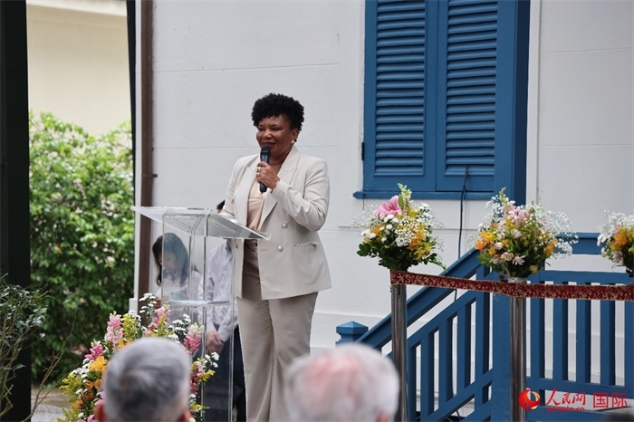 巴西文化部部長梅內塞斯在開園儀式上發(fā)表致辭。人民網記者 張志文攝
