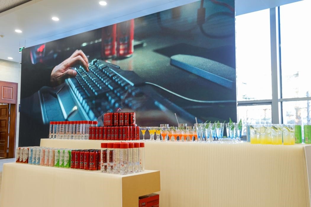 展區(qū)里的特調(diào)飲品區(qū)域。王佳雨攝