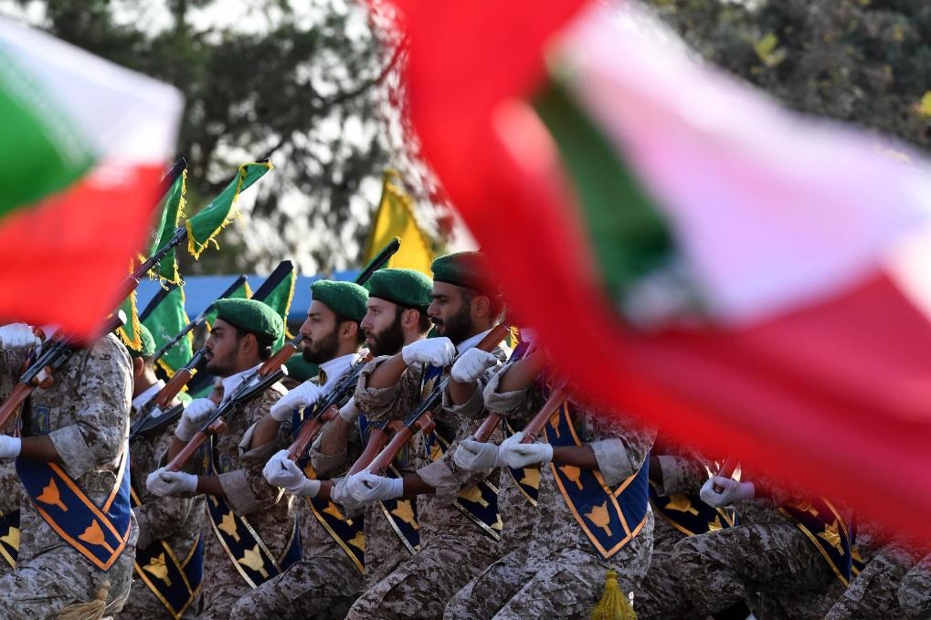 2024年9月21日，伊朗軍人在首都德黑蘭參加閱兵式。新華社記者沙達(dá)提攝