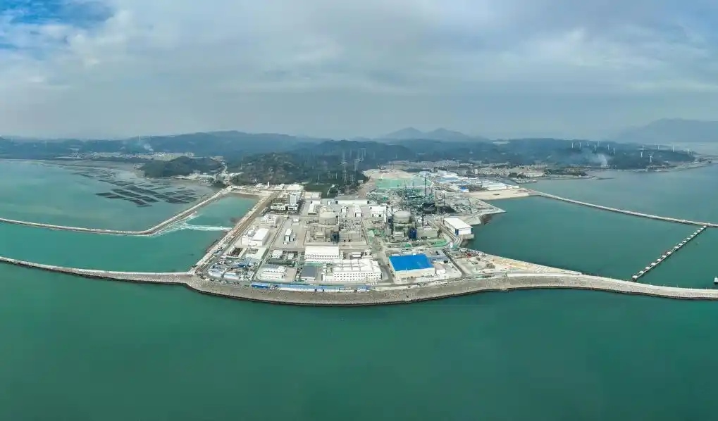 △2025年1月1日0時(shí)17分，經(jīng)過168小時(shí)滿功率連續(xù)運(yùn)行考核，漳州核電1號(hào)機(jī)組正式投入商業(yè)運(yùn)行。