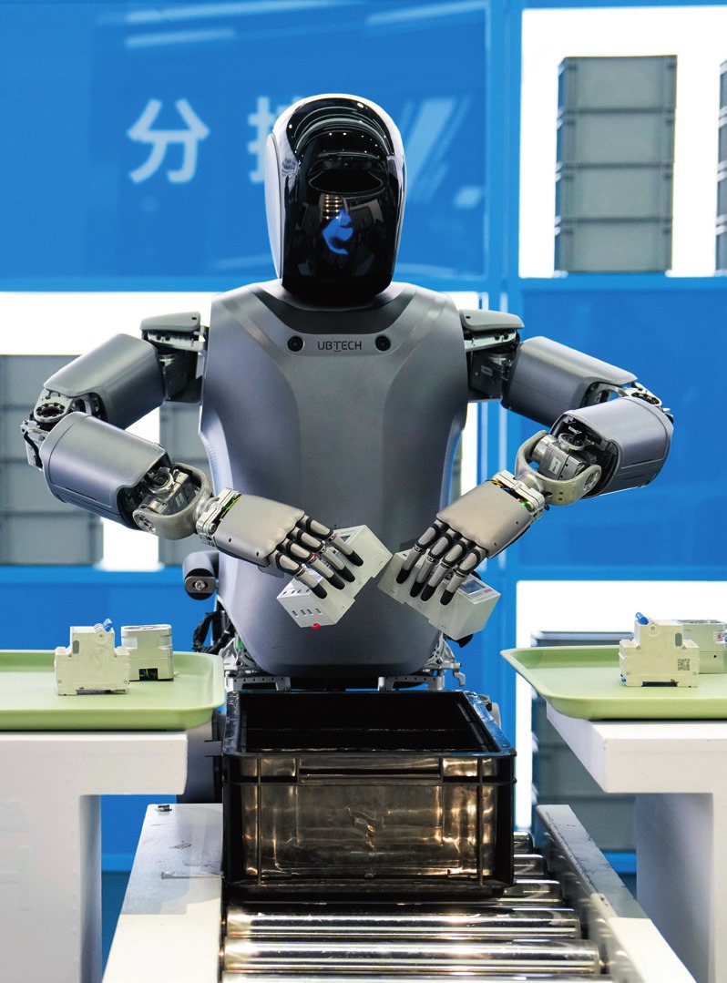 北京“機器人大世界”展示的優(yōu)必選人形機器人（2025年2月24日攝）。鞠煥宗攝/本刊