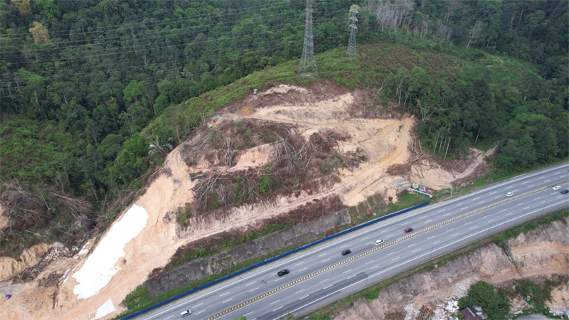 圖為施工現(xiàn)場。 鄧騰亮攝