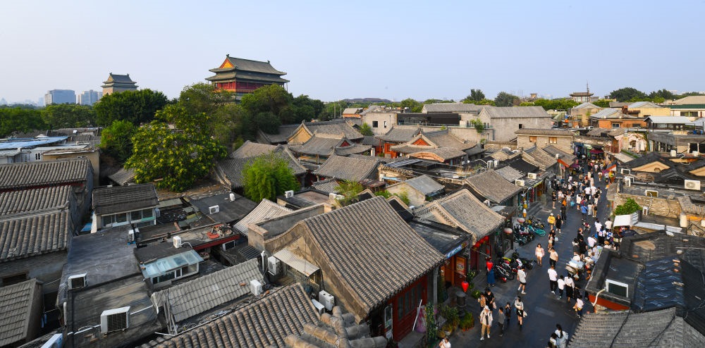 遠(yuǎn)眺鐘鼓樓。新華社記者 陳鐘昊 攝