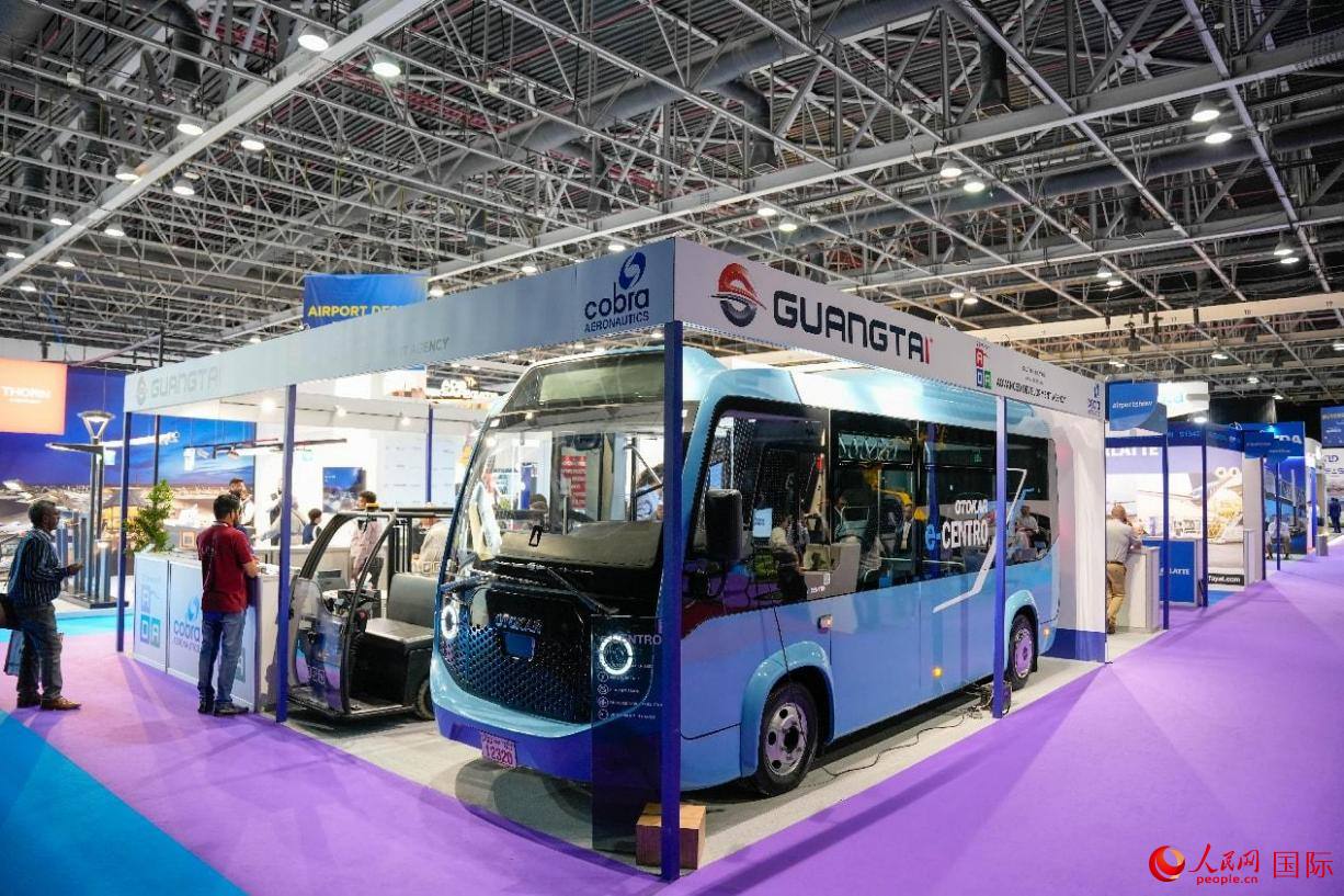 展會展示的電動大巴車。人民網(wǎng)塔里克·易卜拉欣攝
