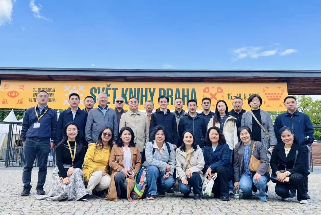 中國(guó)出版界代表團(tuán)合影。圖片均由國(guó)圖集團(tuán)供圖