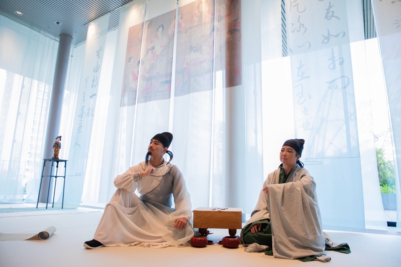 白居易與茶仙盧仝。中國駐大阪旅游辦事處供圖