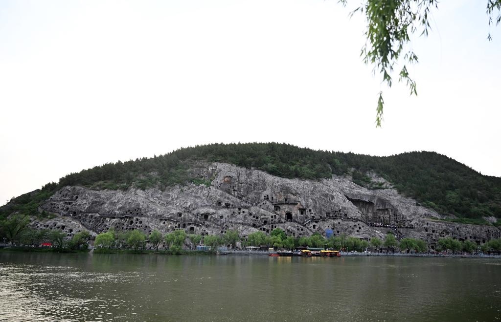 這是近日拍攝的洛陽龍門石窟。新華社記者 李嘉南 攝