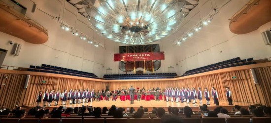 重慶大學(xué)城樹(shù)人小學(xué)校管樂(lè)團(tuán)參加比賽。