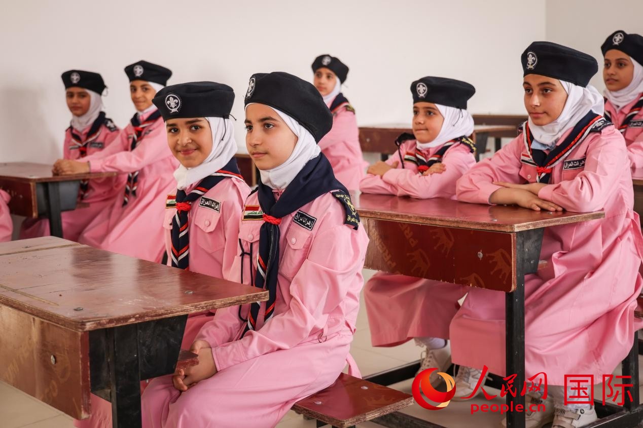 阿爾穆塔?阿里卡特國(guó)際學(xué)校的學(xué)生在教室內(nèi)上課。人民網(wǎng)記者 薛丹攝