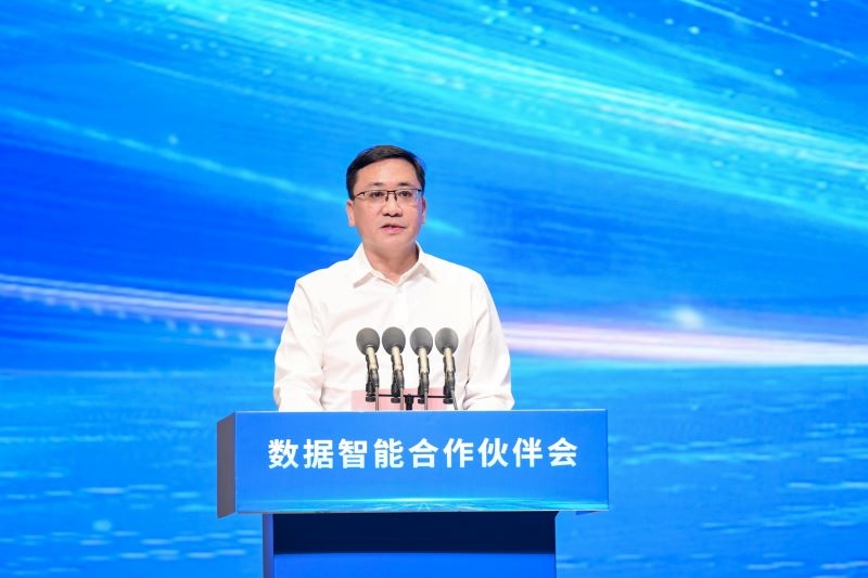 圖為河南省人民政府國(guó)有資產(chǎn)監(jiān)督管理委員會(huì)黨委委員、副主任李海峰。