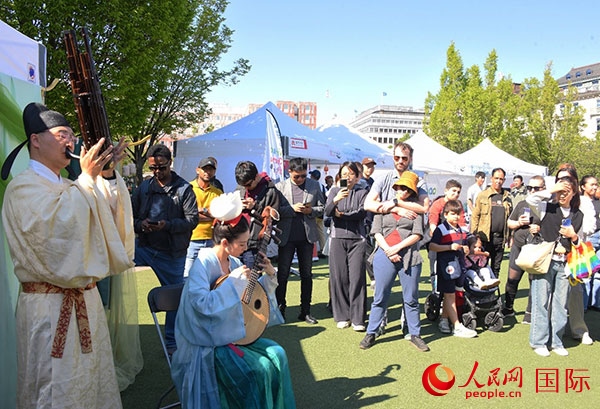 明月民樂工坊展示。人民網(wǎng)記者 殷淼攝