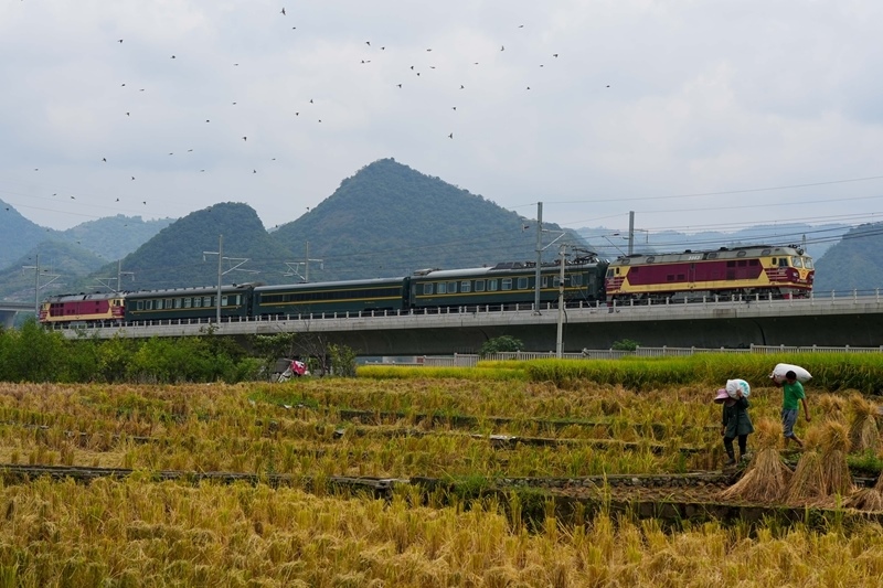 盤興高鐵進(jìn)入聯(lián)調(diào)聯(lián)試階段(1)#XxjpsgC000246_20250906_PEPFN0A001.jpg